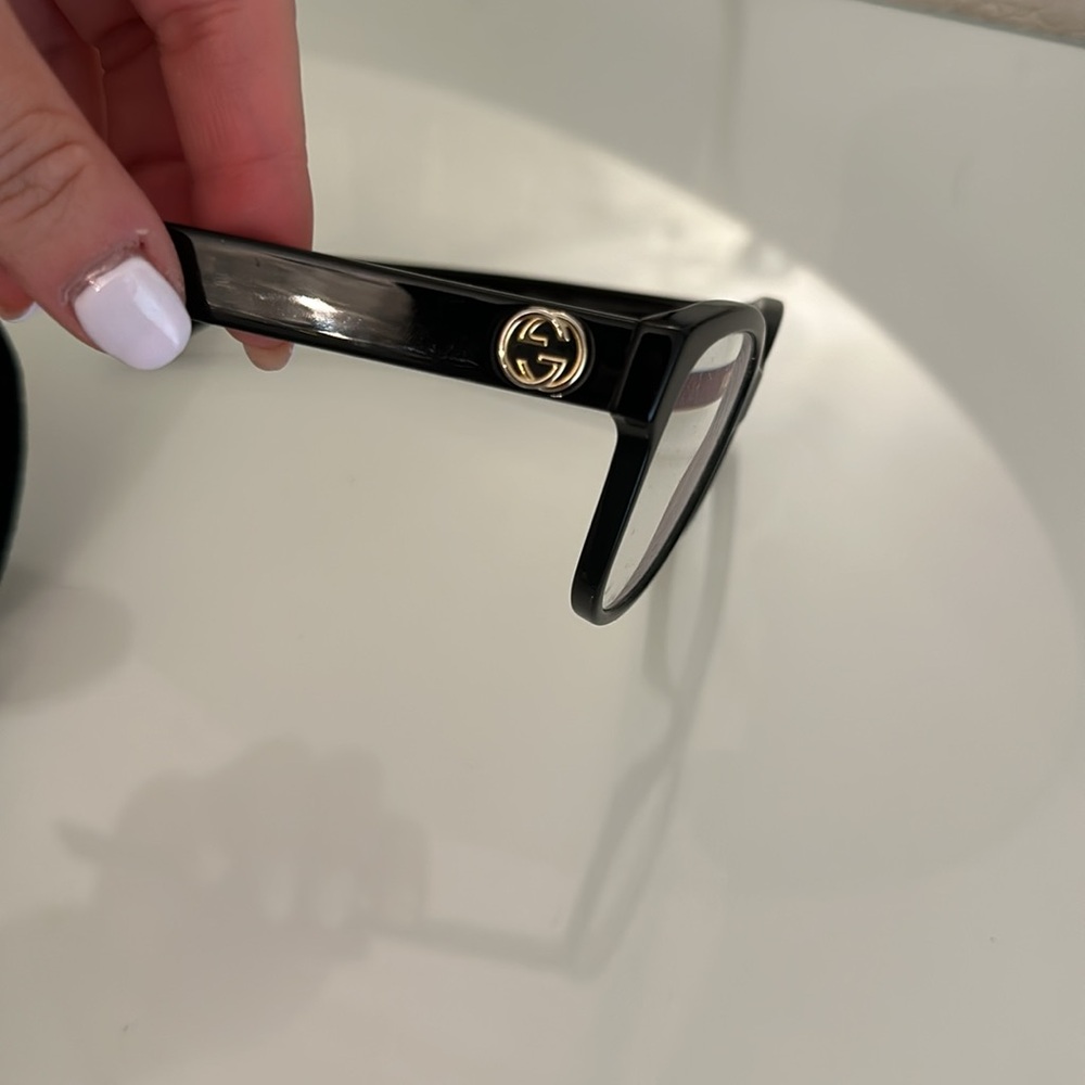 Gucci Glasses - Picture 6 of 8